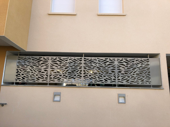 FABRICATION ET POSE D'UN GARDE-CORPS A MONTMERLE SUR SAONE (01)