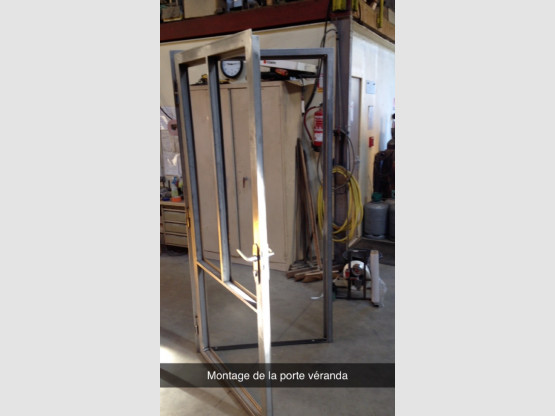 Porte prête à partir en peinture