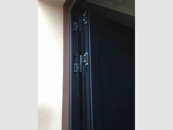 RECTIFICATION POSITIONNEMENT PORTE BLINDEE A BELLEVILLE (69)