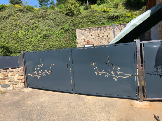 FABRICATION D'UN PORTAIL SUR-MESURE