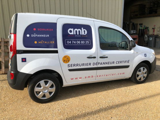 VEHICULE DEPANNAGE SERRURERIE