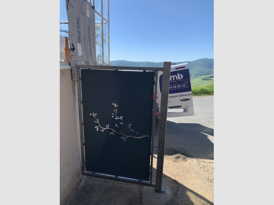 FABRICATION D'UN PORTAIL SUR-MESURE